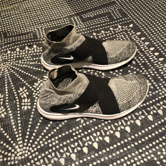 Nike Free RN Motion Flyknit - Picture 3 of 5